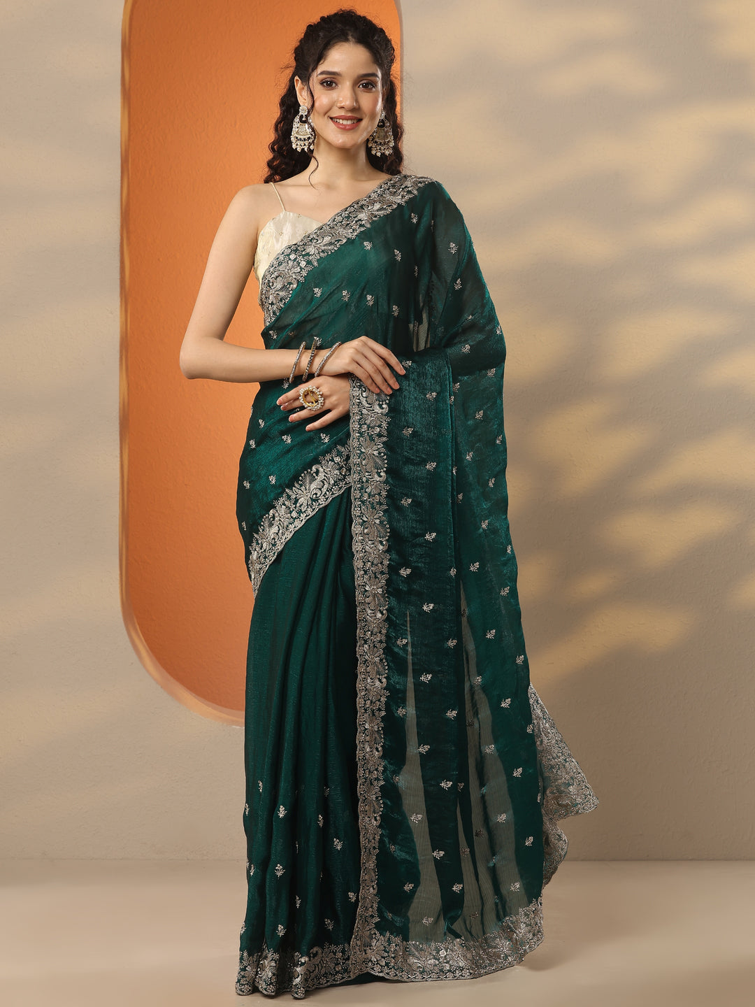 Green Embroidered Organza Saree With Unstitched Blouse Piece