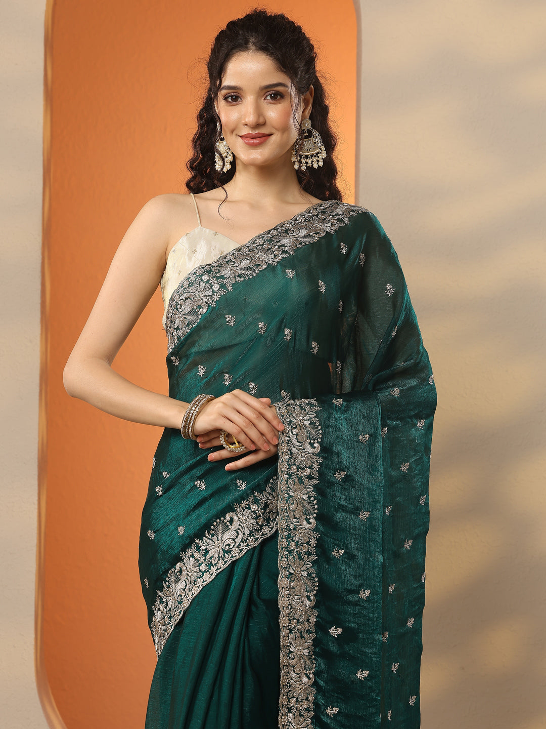 Green Embroidered Organza Saree With Unstitched Blouse Piece