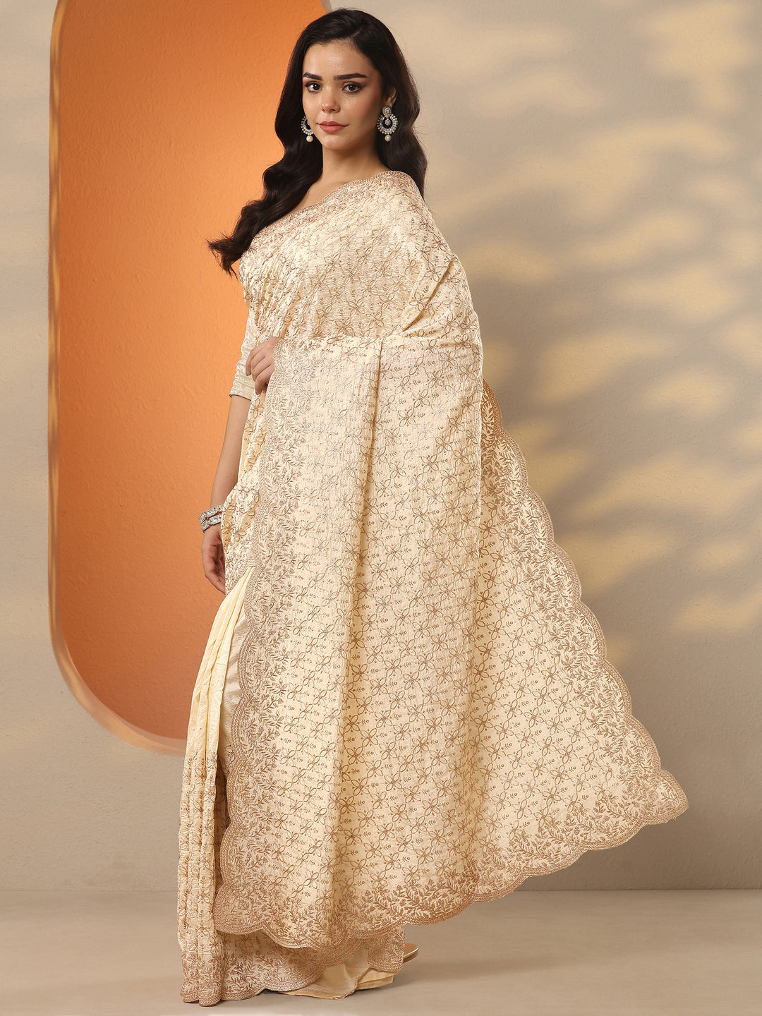 Gold Embellished Silk Blend Saree With Unstitched Blouse Piece