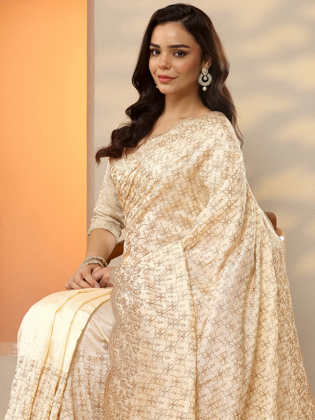 Gold Embellished Silk Blend Saree With Unstitched Blouse Piece