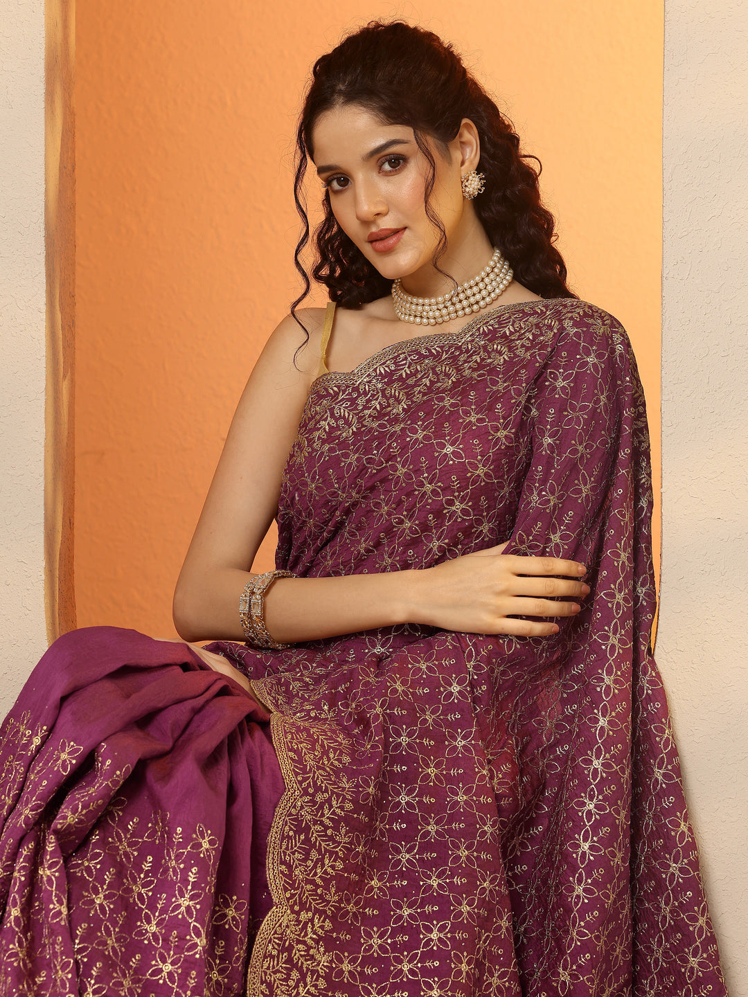 Pink Embellished Silk Blend Saree With Unstitched Blouse Piece