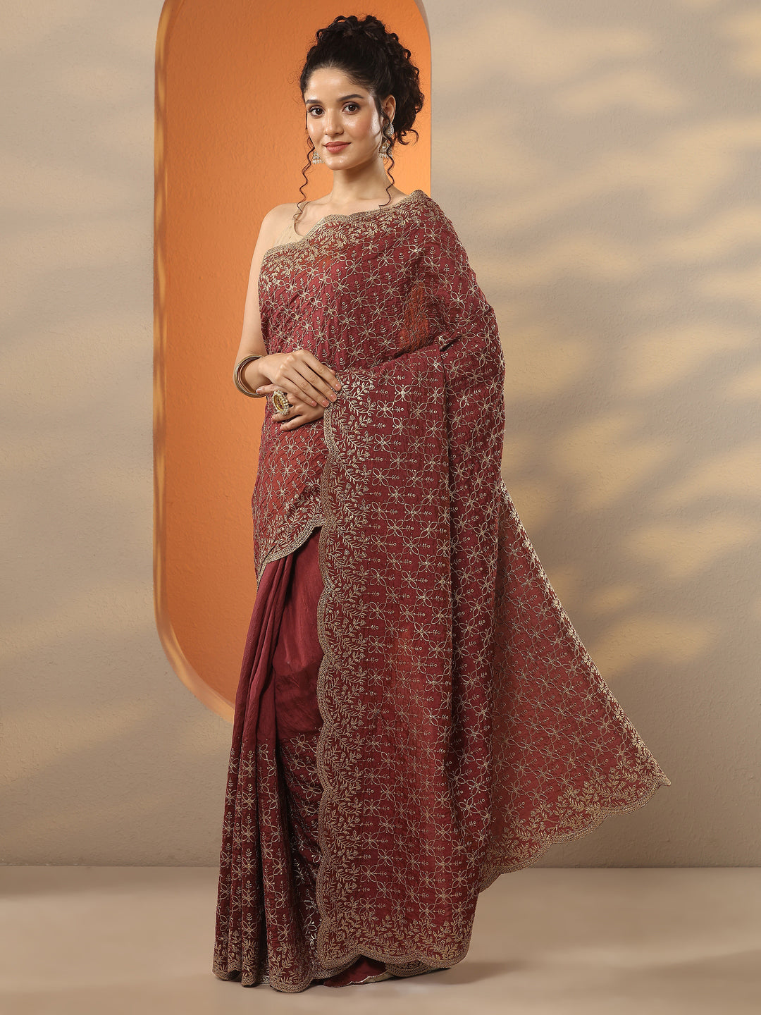 Rust Embellished Silk Blend Saree With Unstitched Blouse Piece