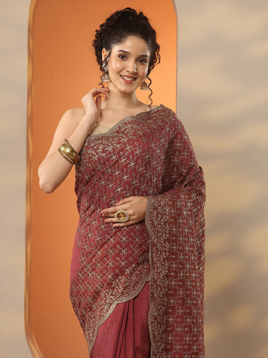 Rust Embellished Silk Blend Saree With Unstitched Blouse Piece