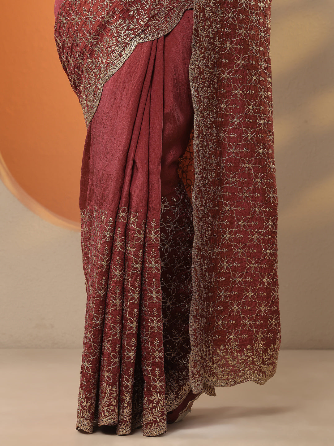 Rust Embellished Silk Blend Saree With Unstitched Blouse Piece