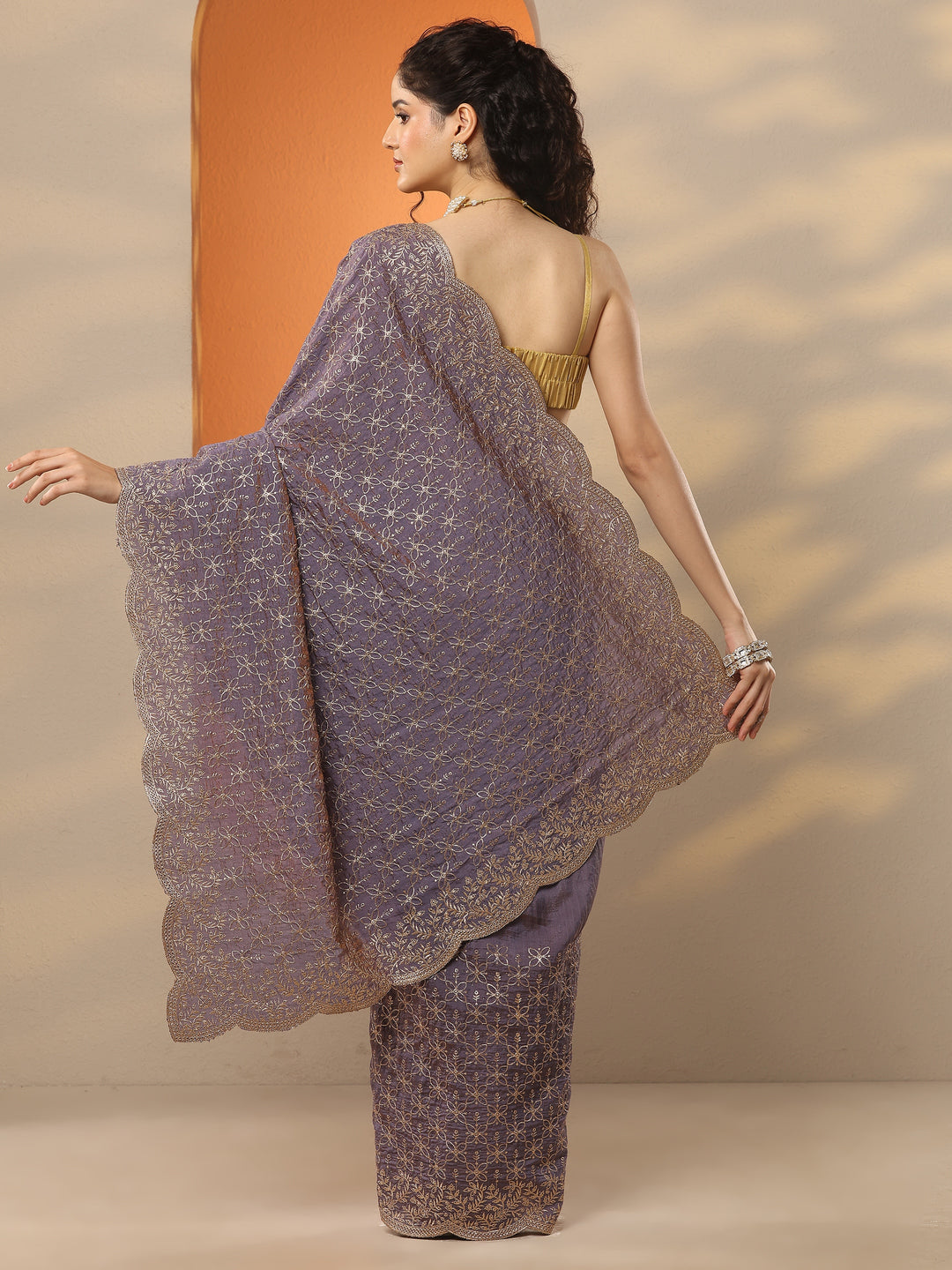 Lavender Embellished Silk Blend Saree With Unstitched Blouse Piece