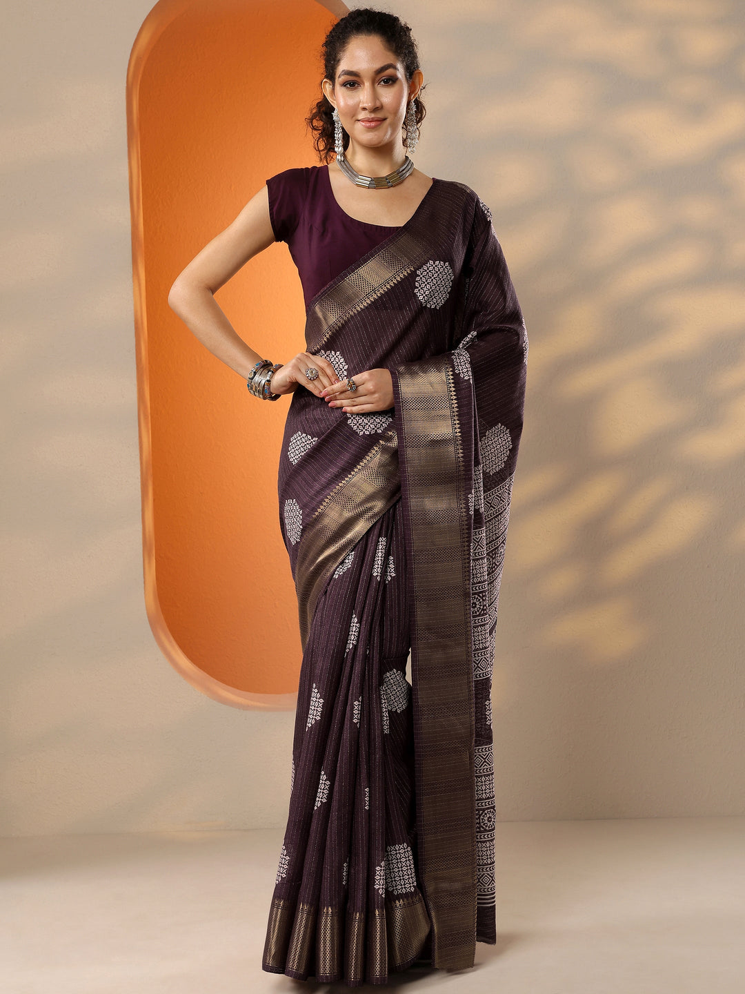 Purple Printed Silk Blend Saree With Unstitched Blouse Picece