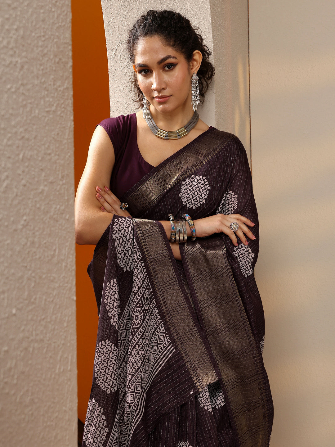 Purple Printed Silk Blend Saree With Unstitched Blouse Picece