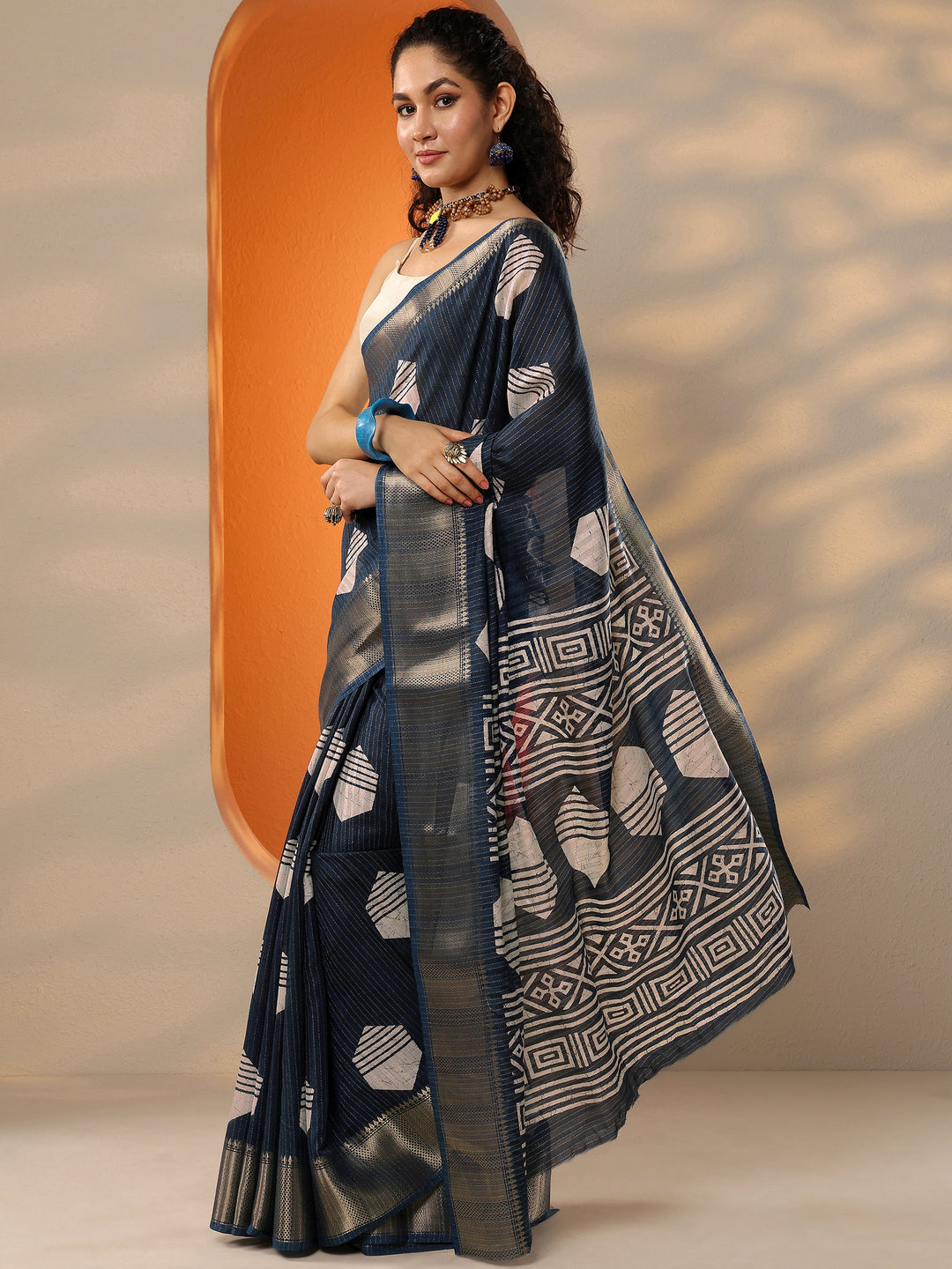 Navy Blue Printed Silk Blend Saree With Unstitched Blouse Piece