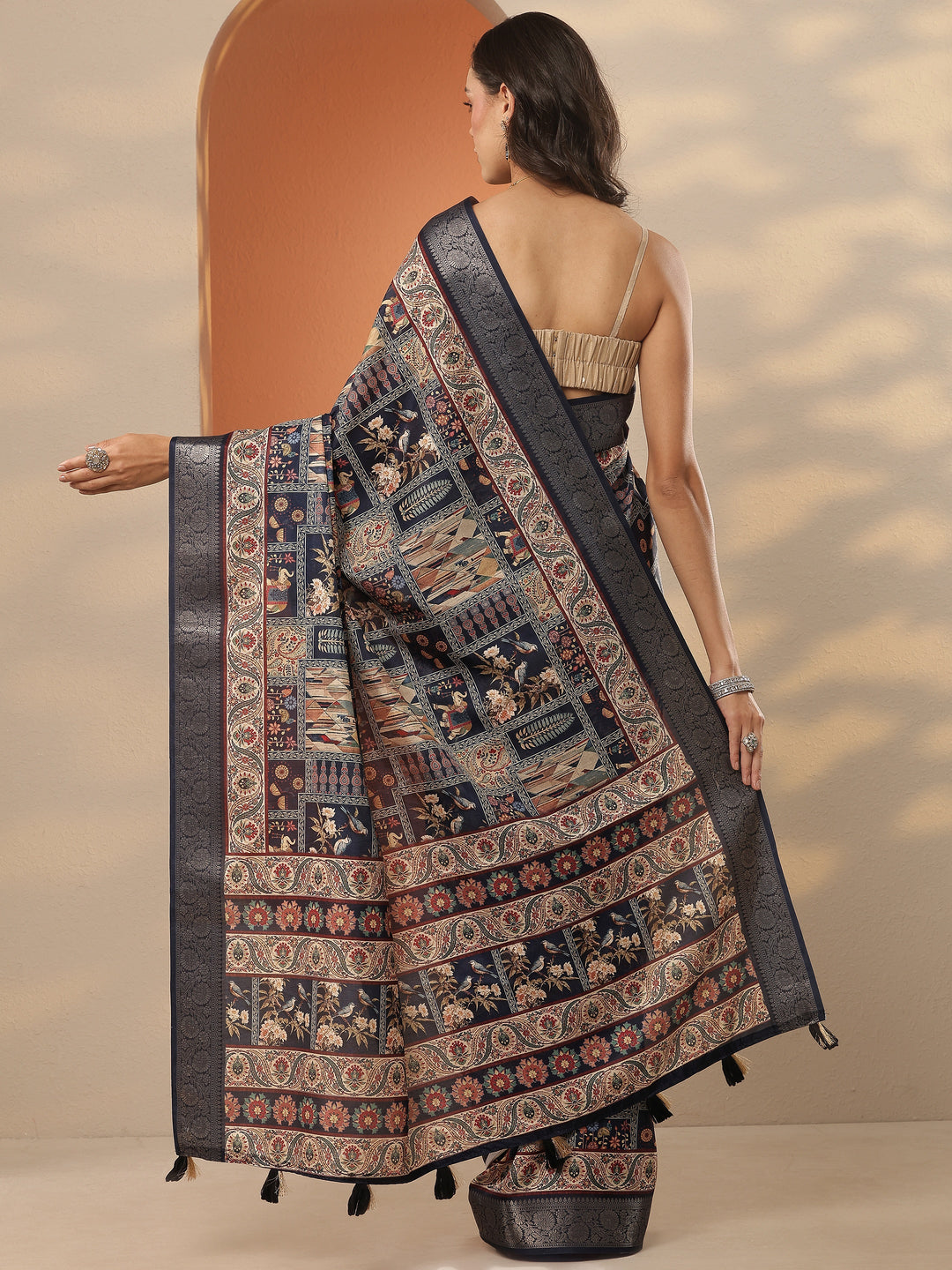 Navy Blue Printed Silk Blend Saree With Unstitched Blouse Piece