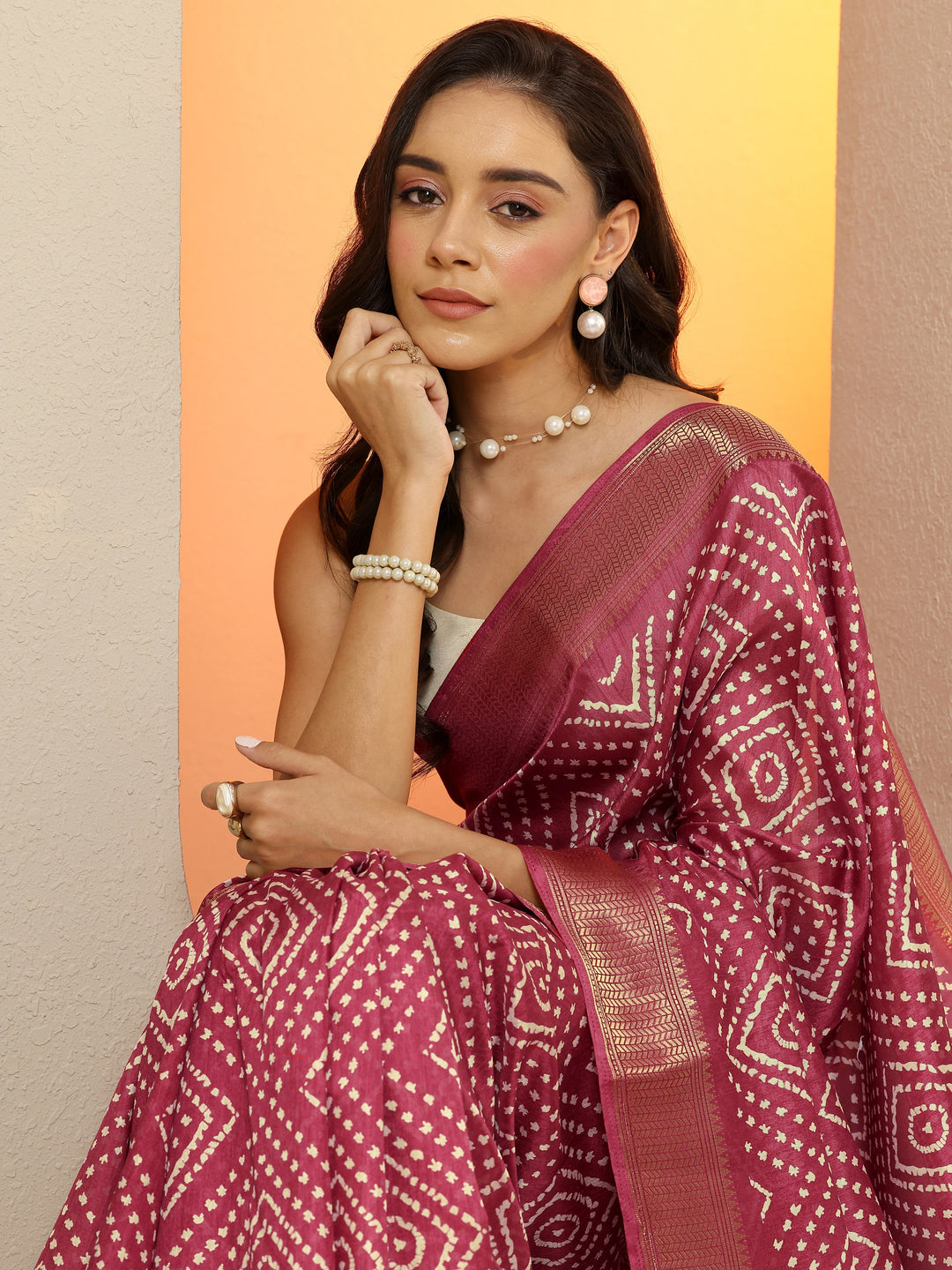 Magenta Printed Silk Blend Saree With Unstitched Blouse Piece