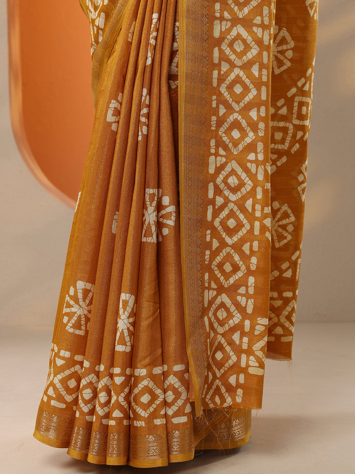 Mustard Printed Silk Blend Saree With Unstitched Blouse Piece