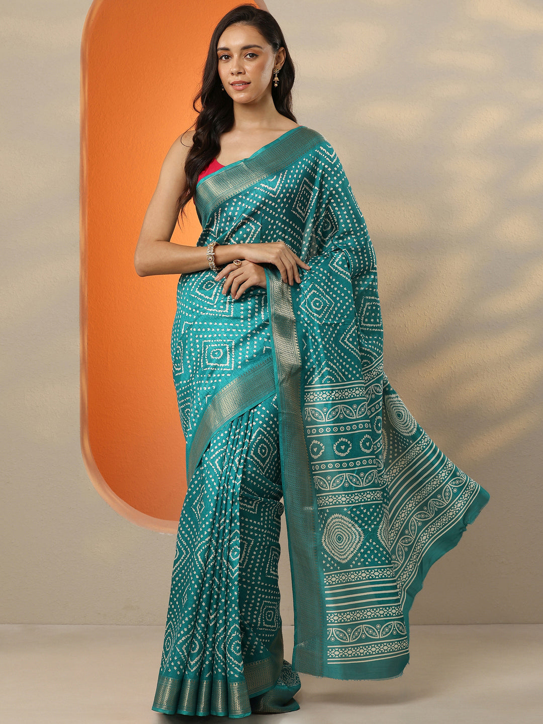 Green Printed Silk Blend Saree With Unstitched Blouse Piece