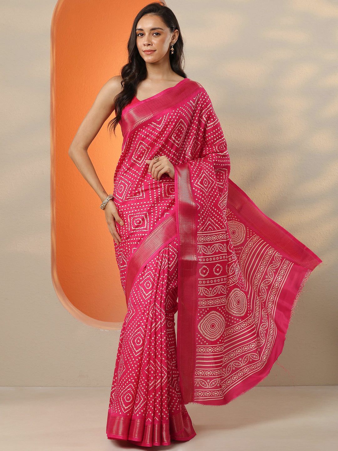 Pink Printed Silk Blend Saree With Unstitched Blouse Piece