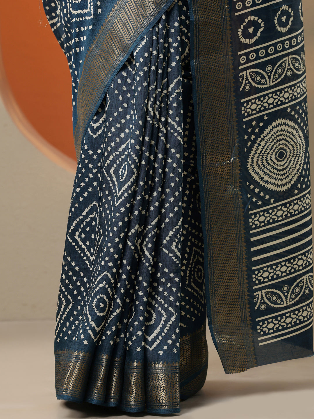 Navy Blue Printed Silk Blend Saree With Unstitched Blouse Picece