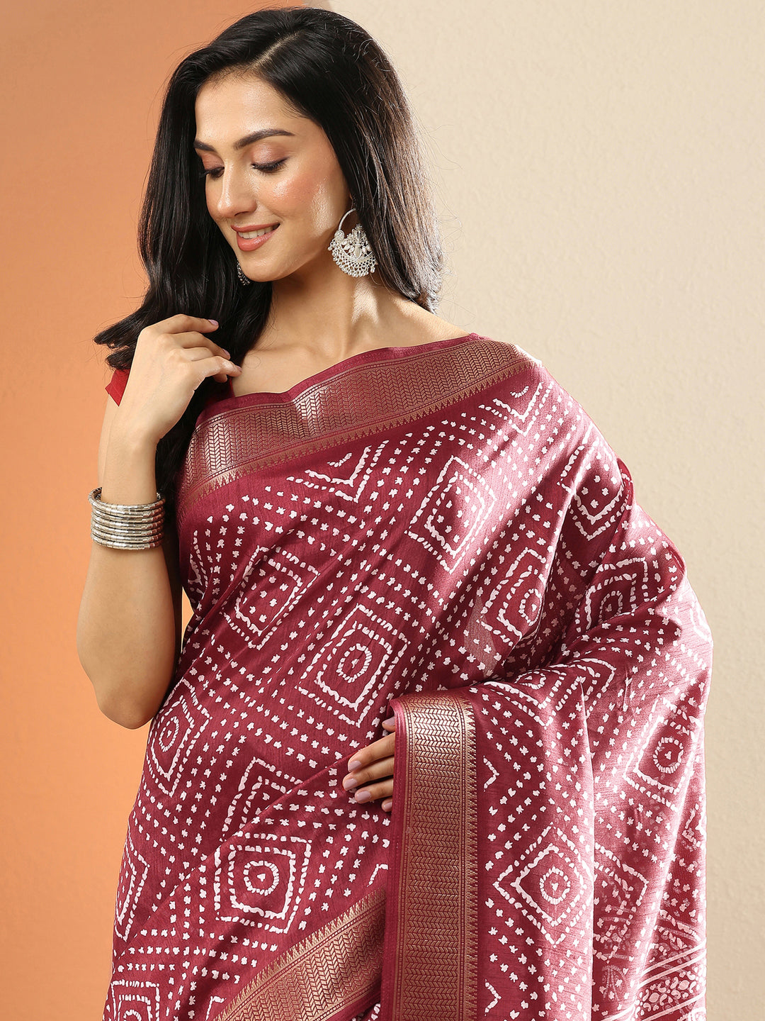 Brown Printed Silk Blend Saree With Unstitched Blouse Piece