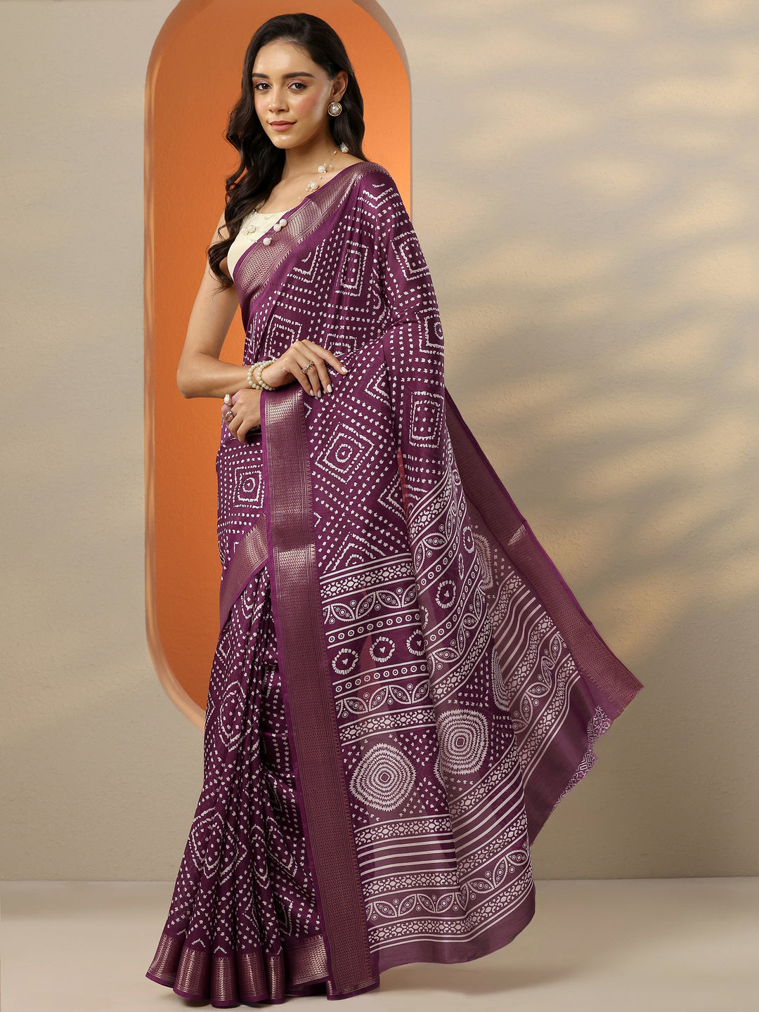 Burgundy Printed Silk Blend Saree With Unstitched Blouse Picece