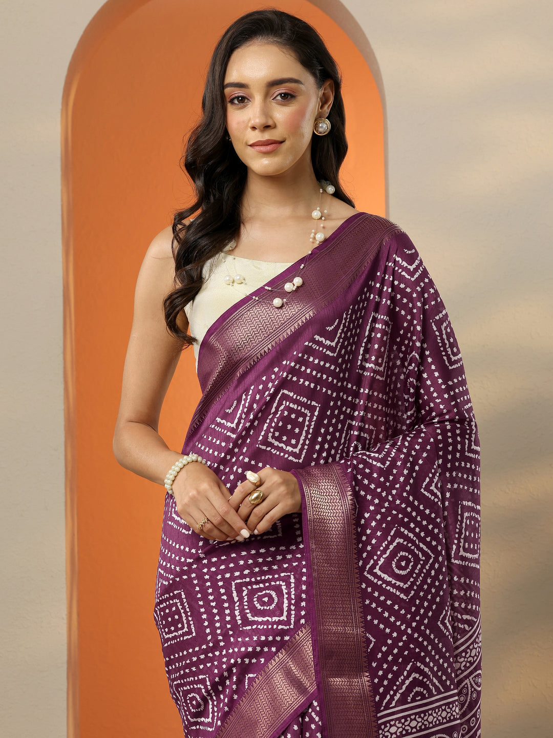 Burgundy Printed Silk Blend Saree With Unstitched Blouse Picece
