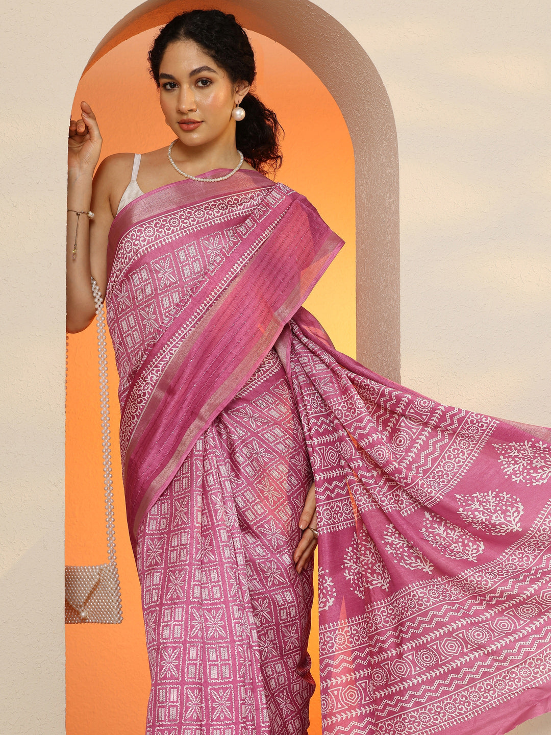 Pink Printed Silk Blend Saree With Unstitched Blouse Picece