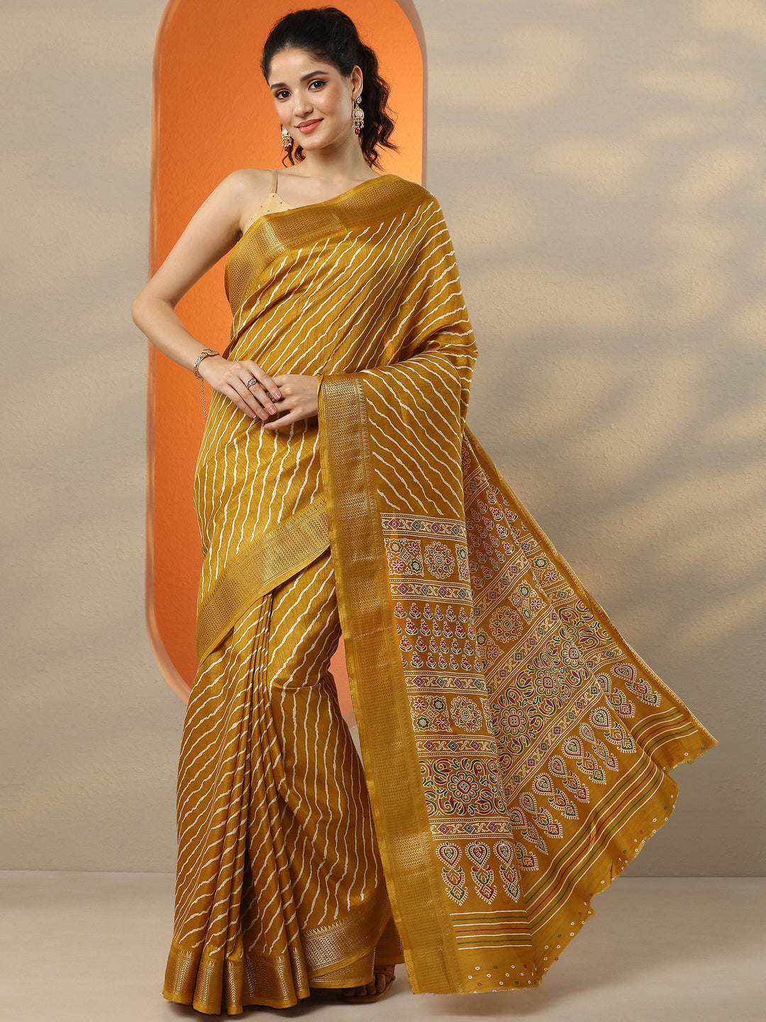 Mustard Leheriya Printed Silk Blend Saree With Unstitched Blouse Piece