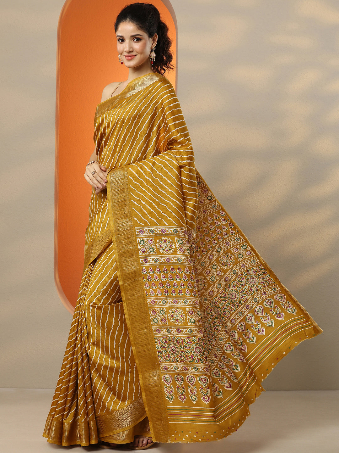 Mustard Leheriya Printed Silk Blend Saree With Unstitched Blouse Piece