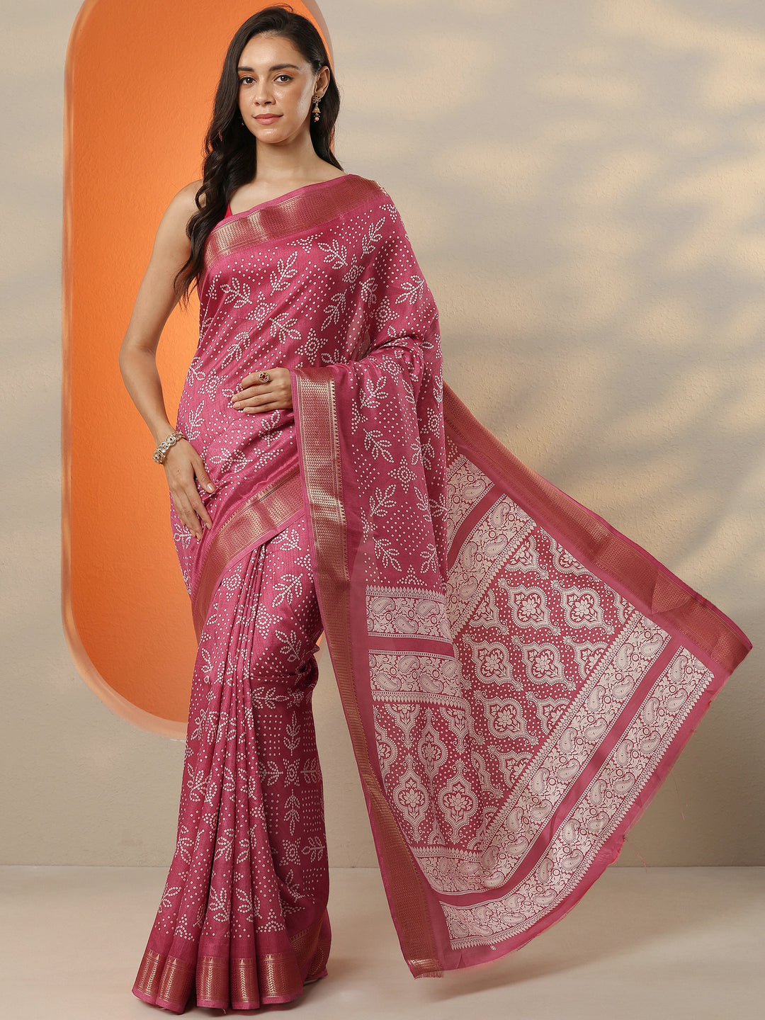 Pink Bandhani Printed Silk Blend Saree With Unstitched Blouse Piece
