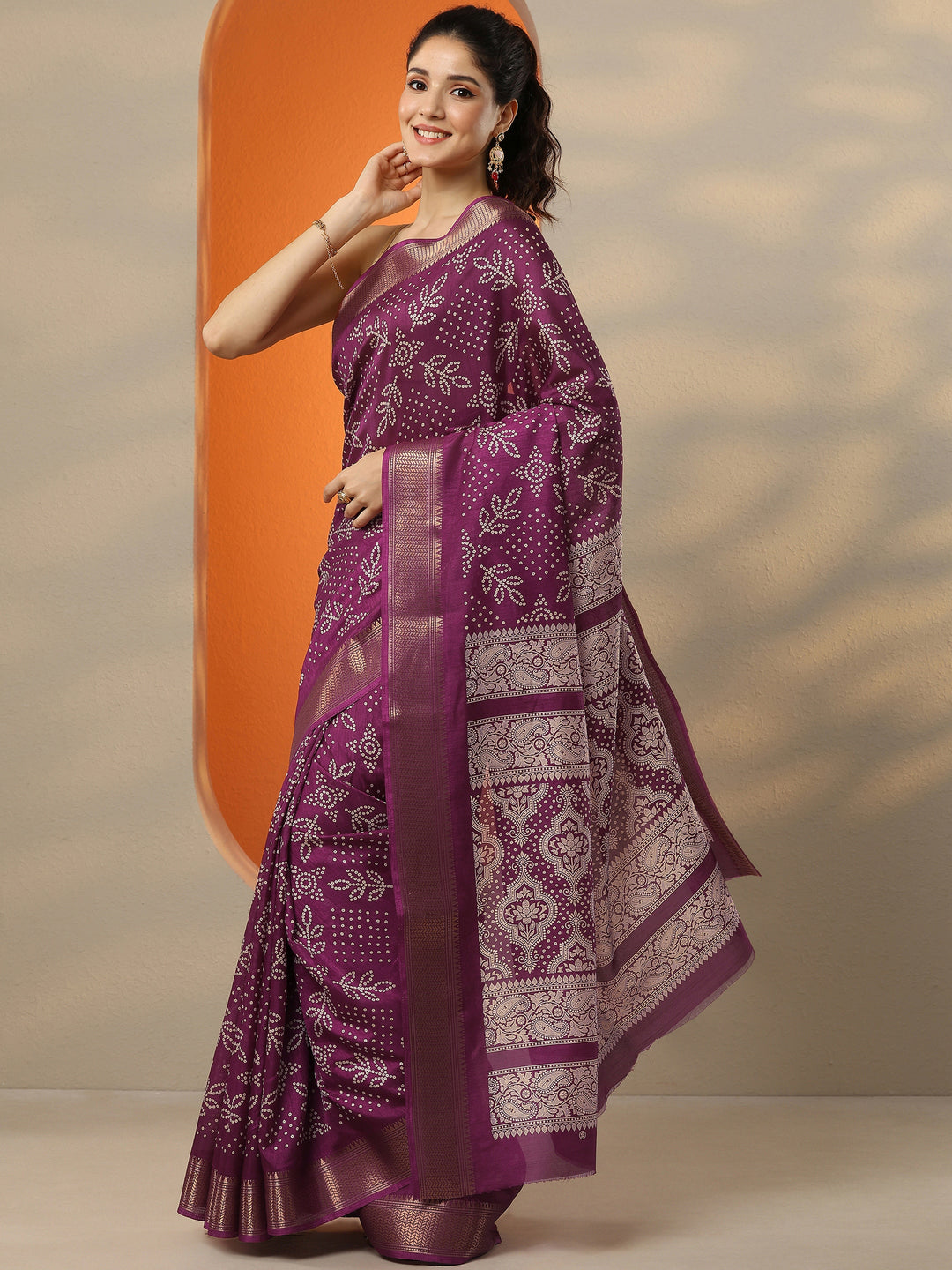 Burgundy Bandhani Printed Silk Blend Saree With Unstitched Blouse Piece