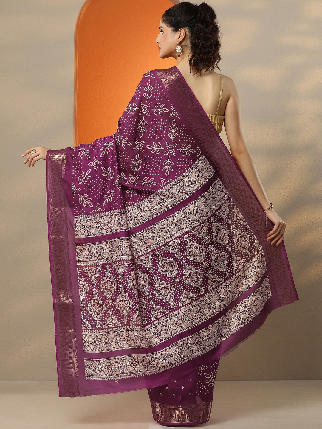 Burgundy Bandhani Printed Silk Blend Saree With Unstitched Blouse Piece