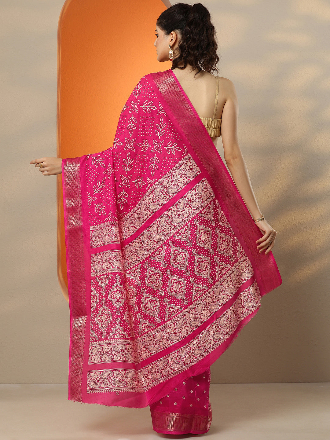 Pink Bandhani Printed Silk Blend Saree With Unstitched Blouse Piece