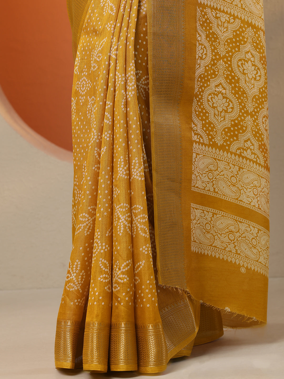 Mustard Bandhani Printed Silk Blend Saree With Unstitched Blouse Piece