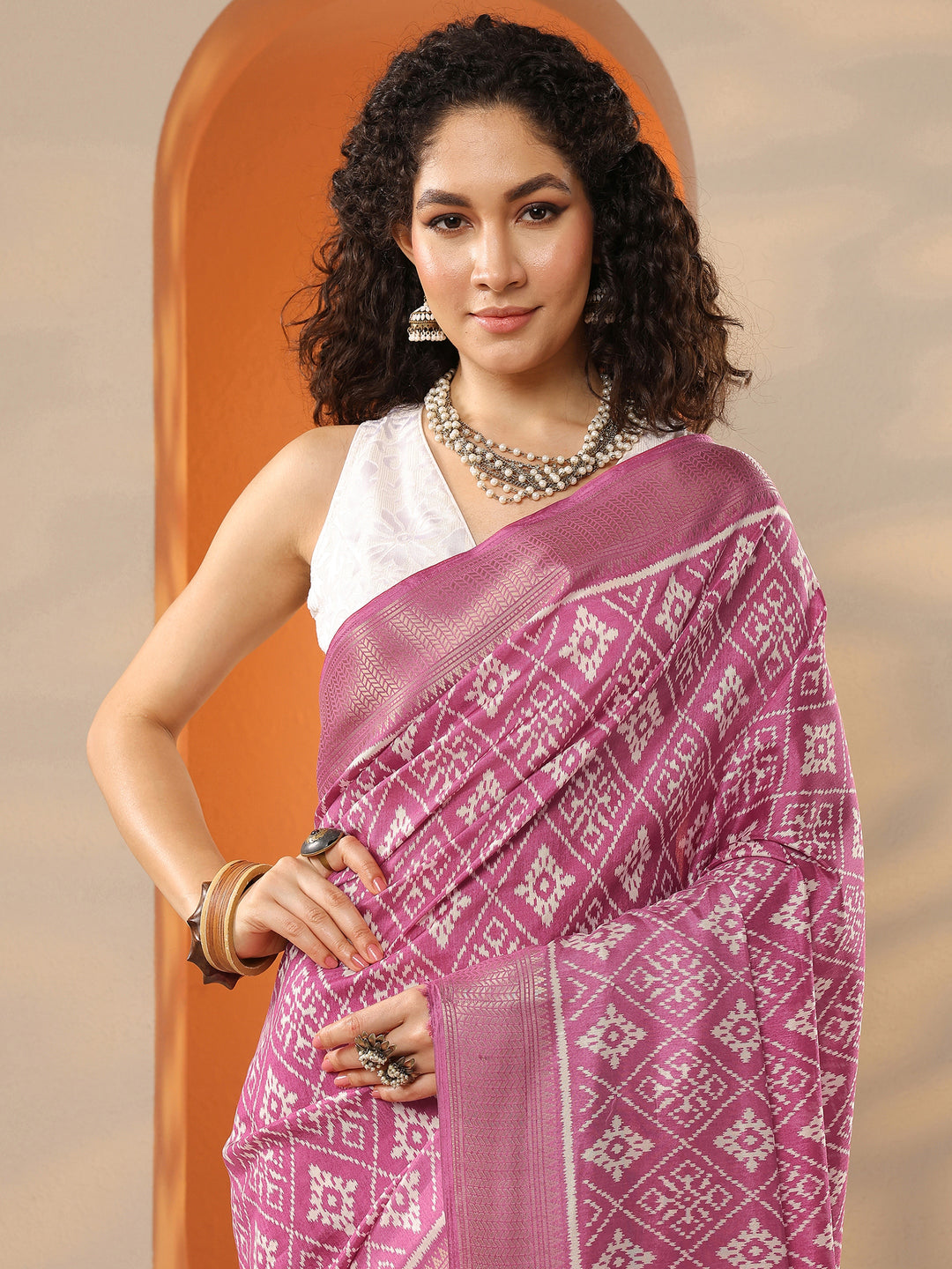 Pink Printed Silk Blend Saree With Unstitched Blouse Picece
