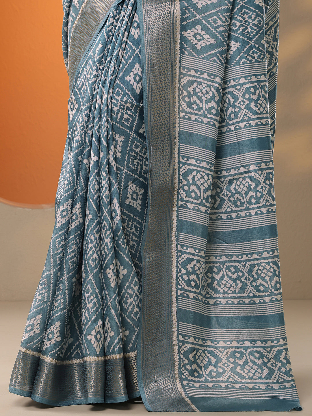 Blue Printed Silk Blend Saree With Unstitched Blouse Piece