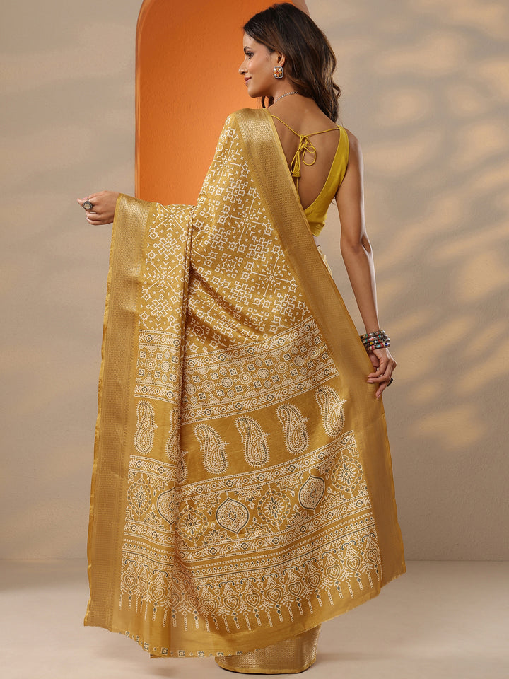 Mustard Printed Silk Blend Saree With Unstitched Blouse Piece