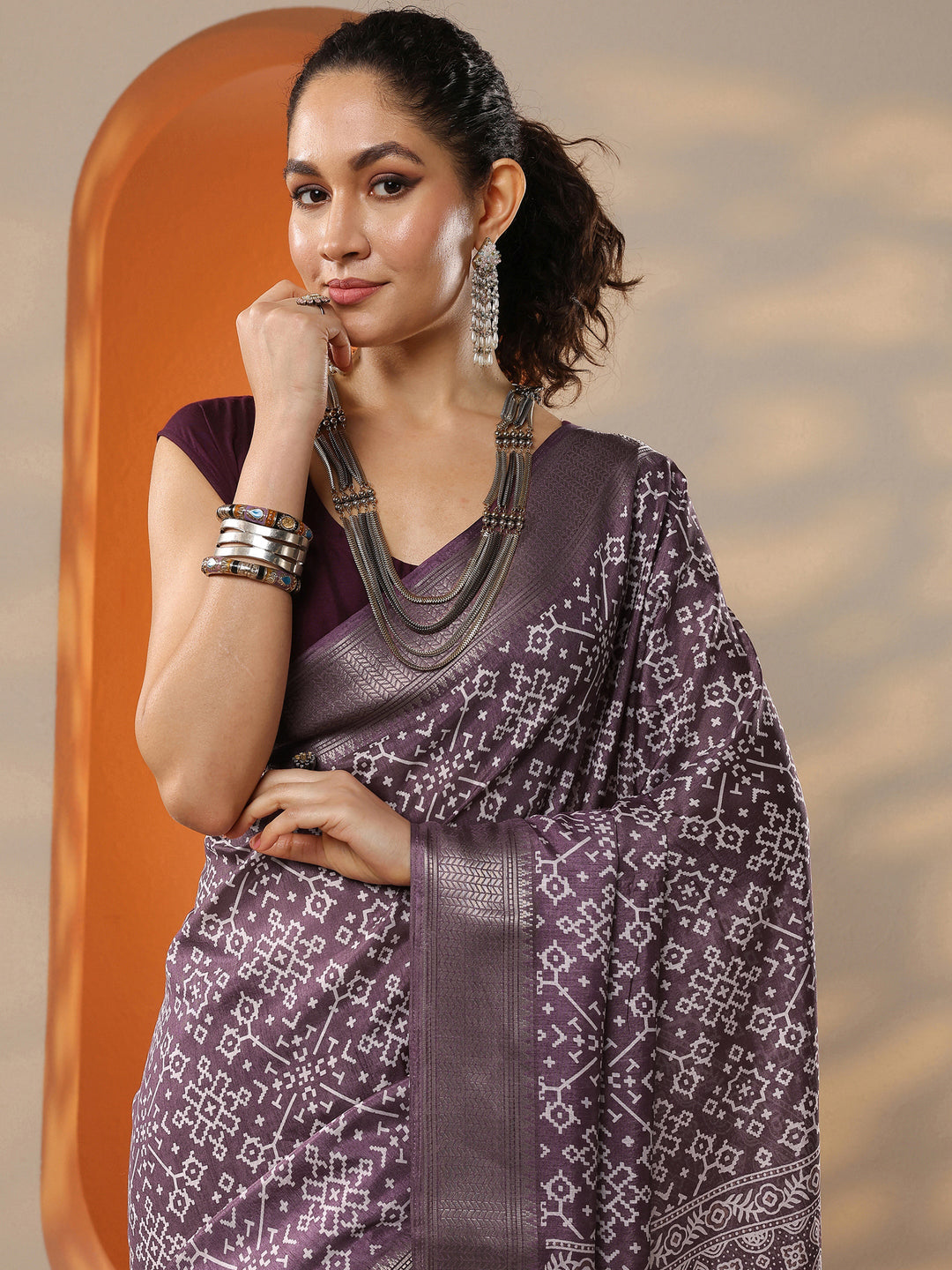 Brown Printed Silk Blend Saree With Unstitched Blouse Picece