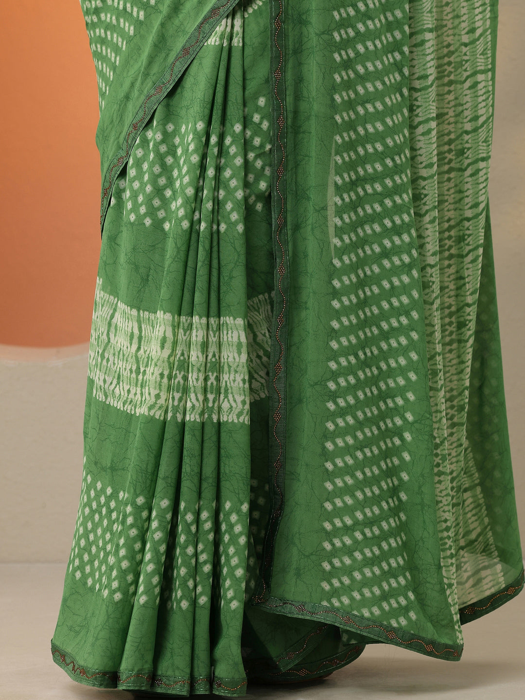 Green Bandhani Printed Georgette Saree With Unstitched Blouse Piece