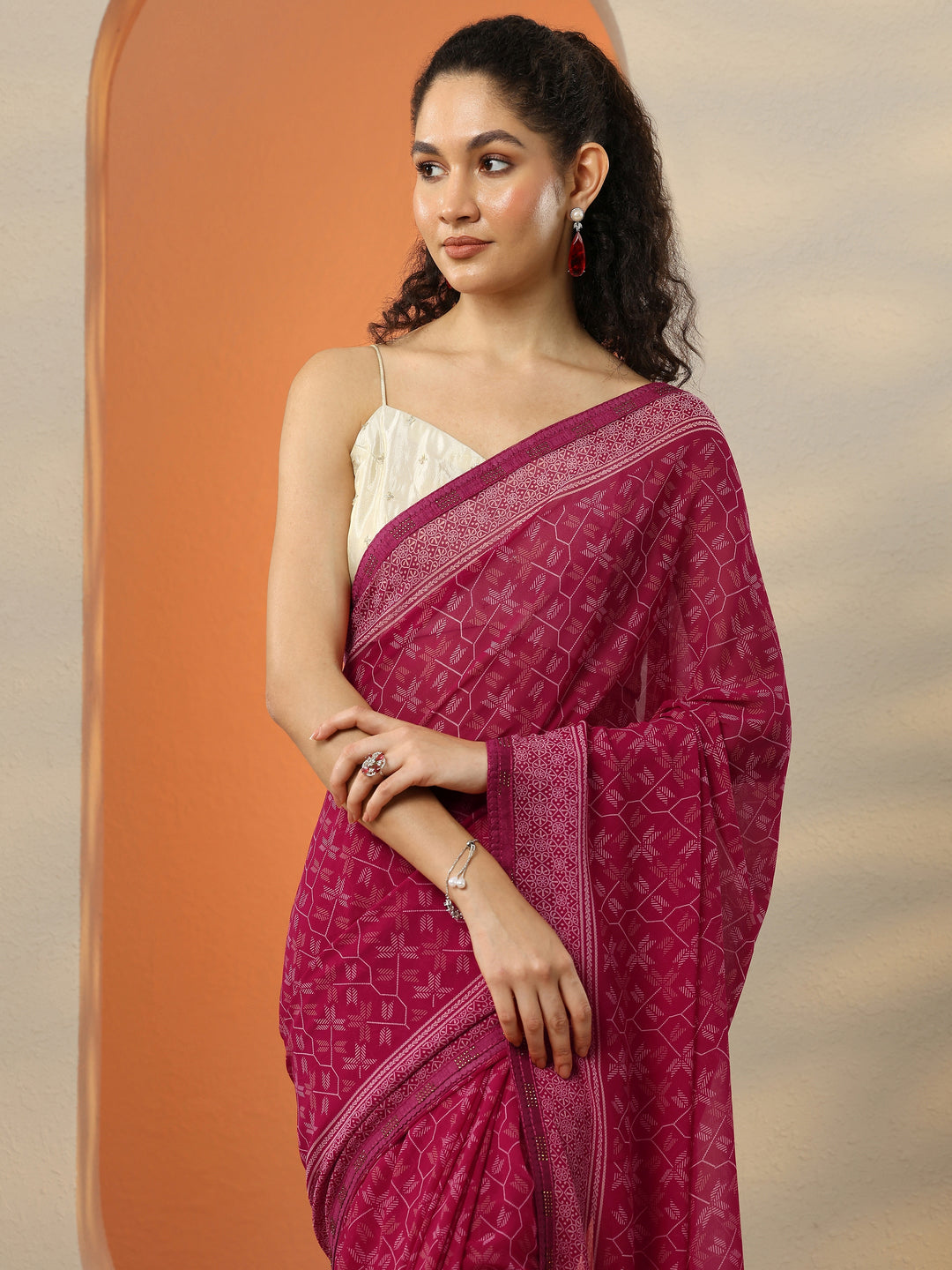 Red Printed Georgette Saree With Unstitched Blouse Picece