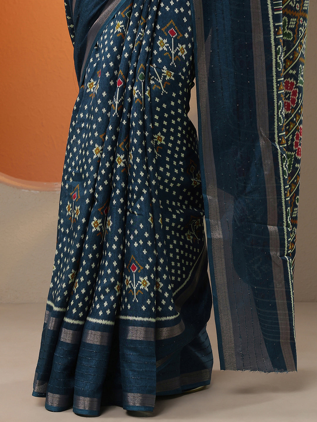 Blue Printed Silk Blend Saree With Unstitched Blouse Piece
