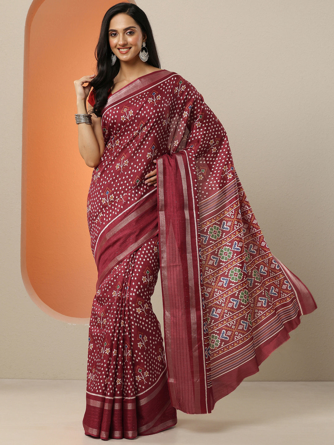 Red Printed Silk Blend Saree With Unstitched Blouse Picece