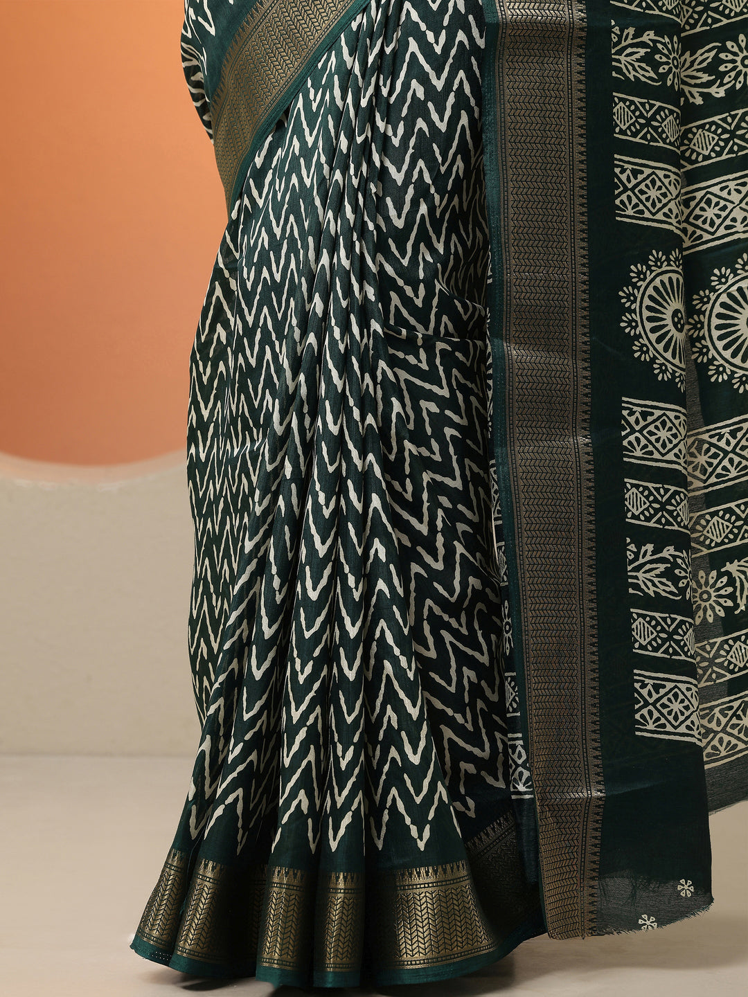 Green Leheriya Printed Silk Blend Saree With Unstitched Blouse Piece