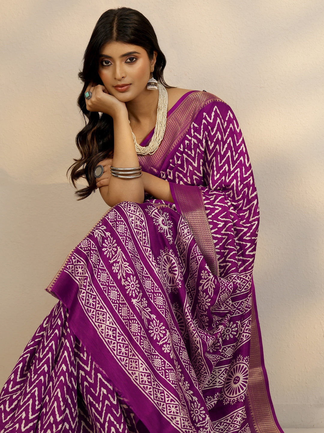 Burgundy Printed Silk Blend Saree With Unstitched Blouse Piece