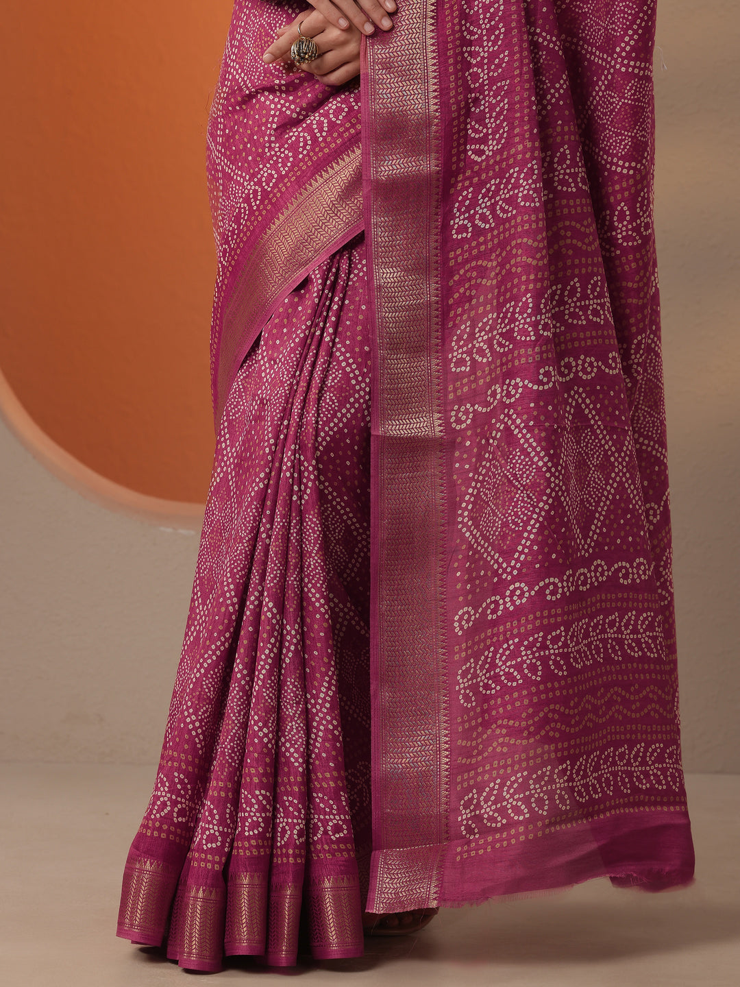 Pink Bandhani Printed Silk Blend Saree With Unstitched Blouse Piece