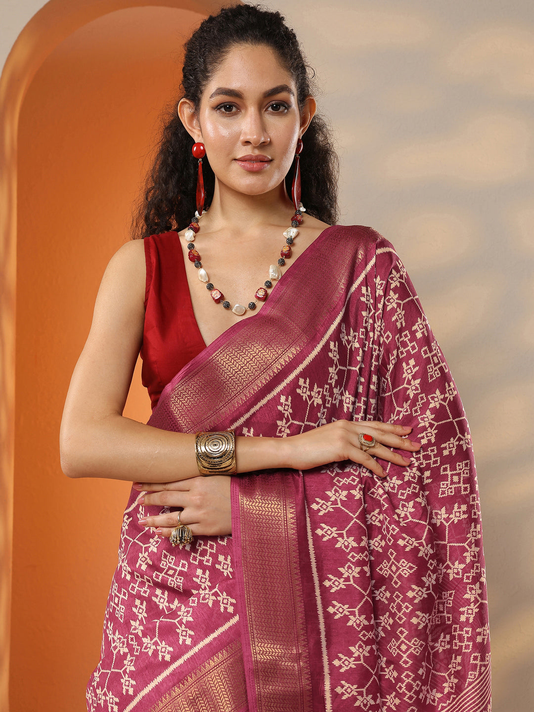 Pink Printed Silk Blend Saree With Unstitched Blouse Piece