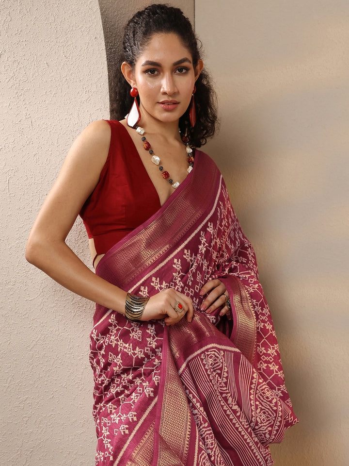 Pink Printed Silk Blend Saree With Unstitched Blouse Piece