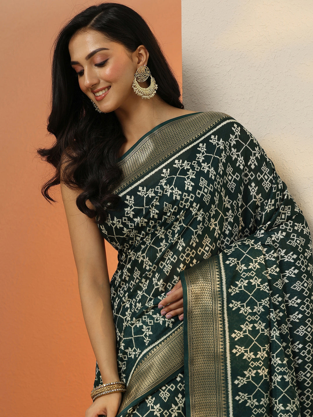 Green Printed Silk Blend Saree With Unstitched Blouse Piece