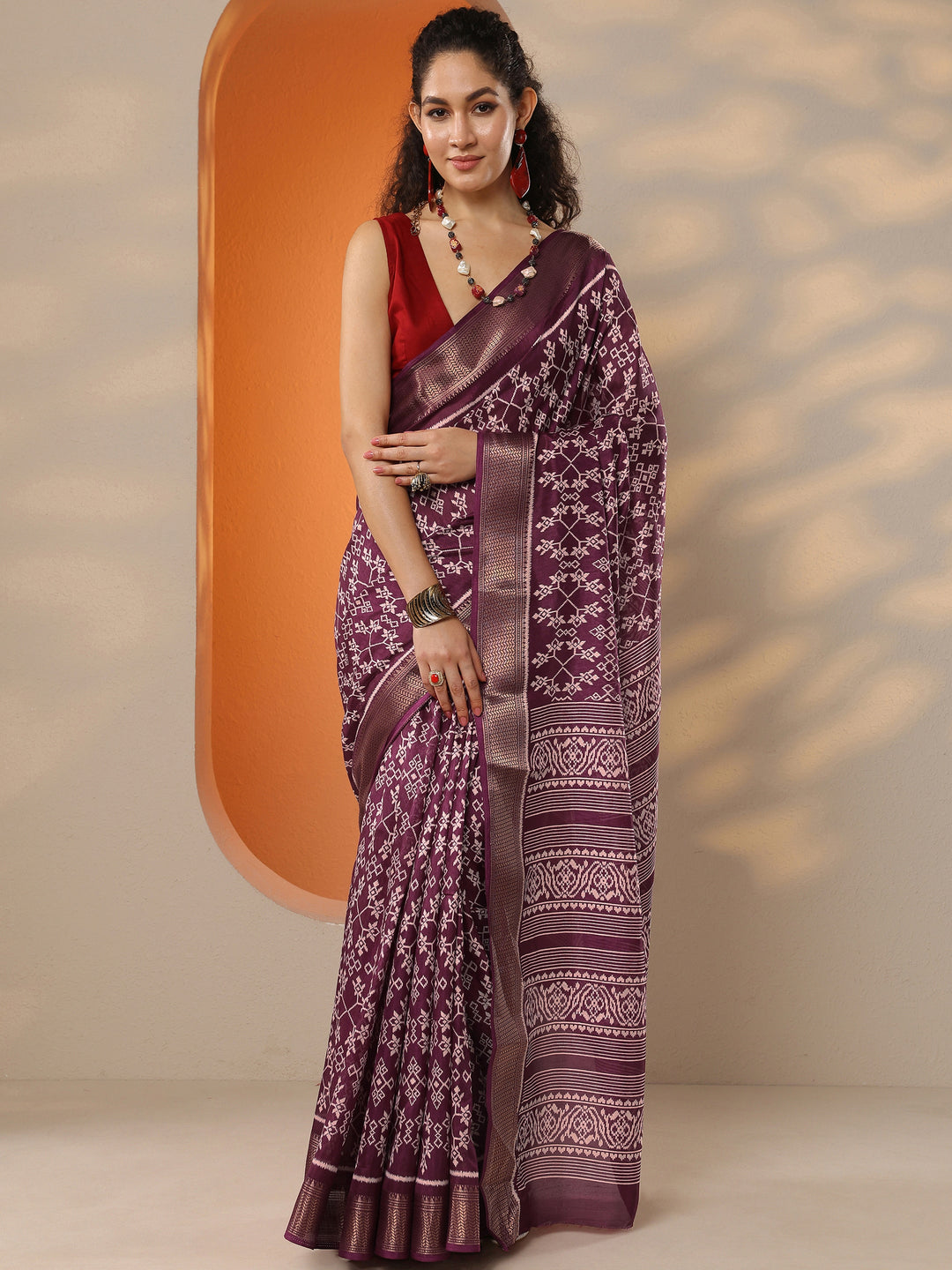 Burgundy Printed Silk Blend Saree With Unstitched Blouse Picece