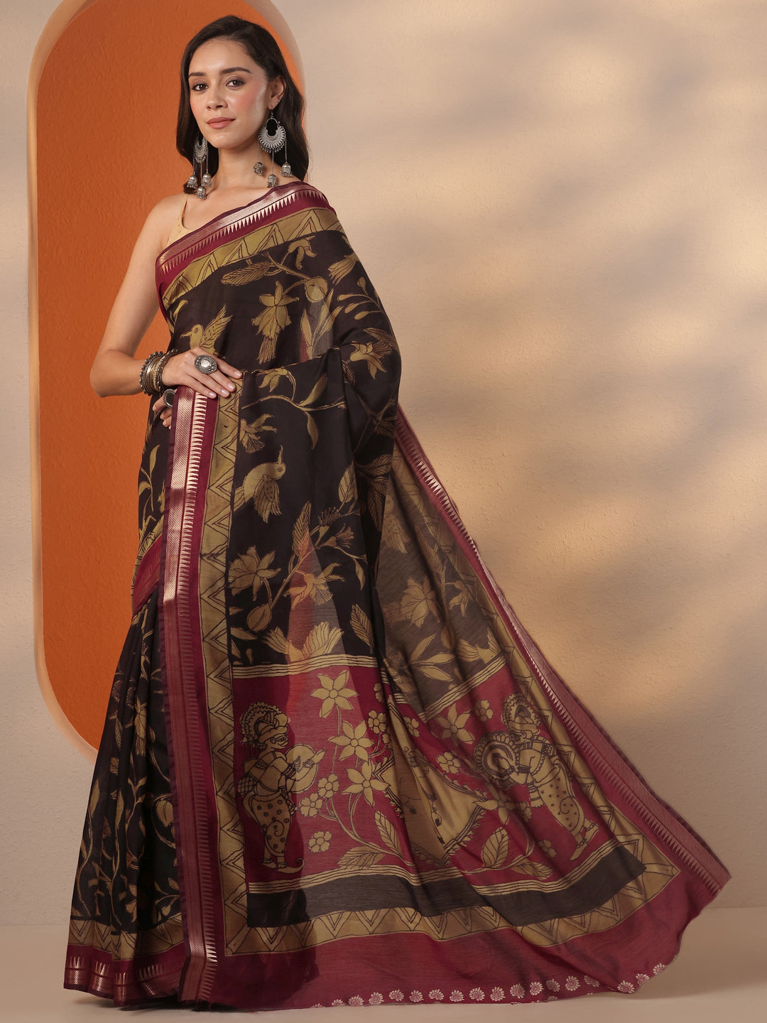 Brown Printed Silk Blend Saree With Unstitched Blouse Piece