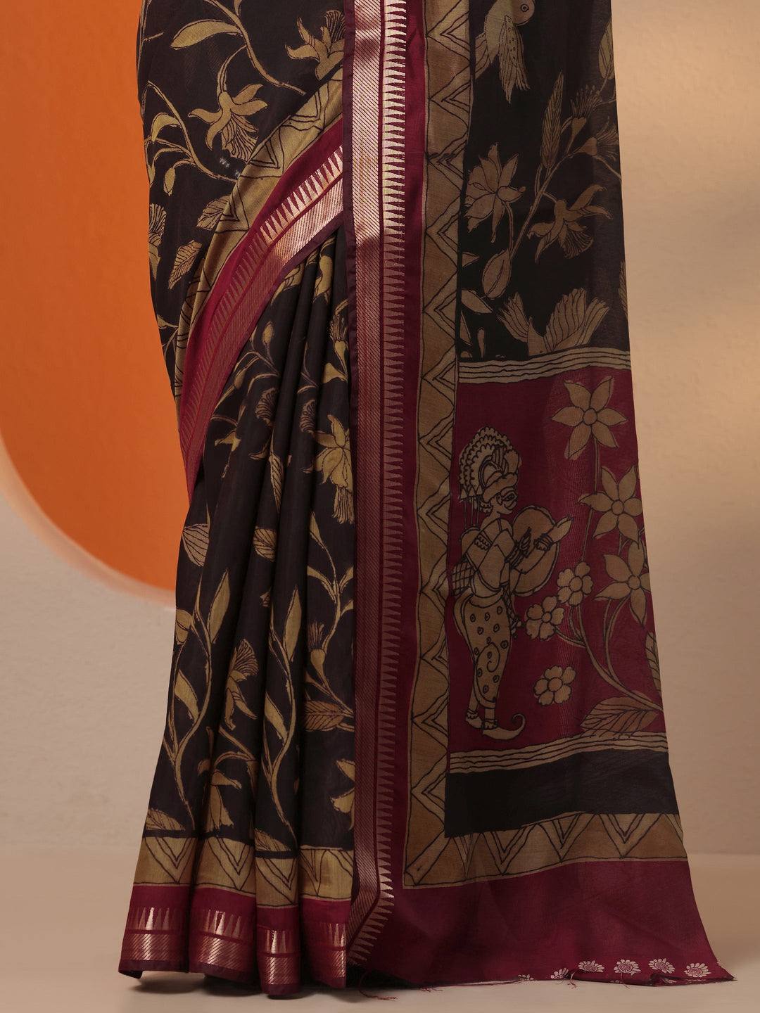Brown Printed Silk Blend Saree With Unstitched Blouse Piece