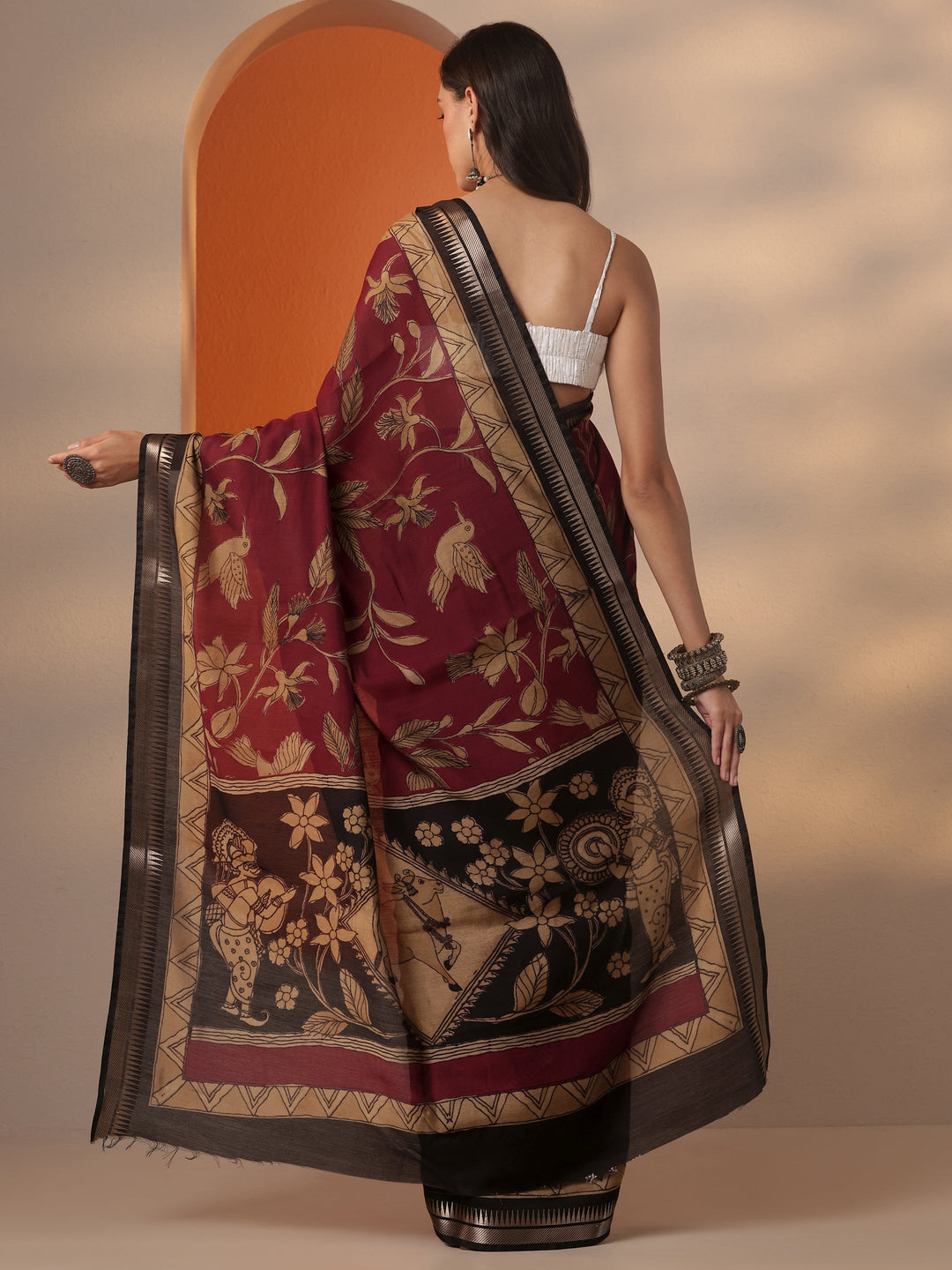 Red Printed Silk Blend Saree With Unstitched Blouse Piece
