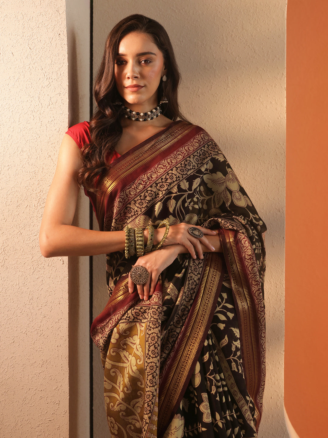 Black Printed Silk Blend Saree With Unstitched Blouse Piece