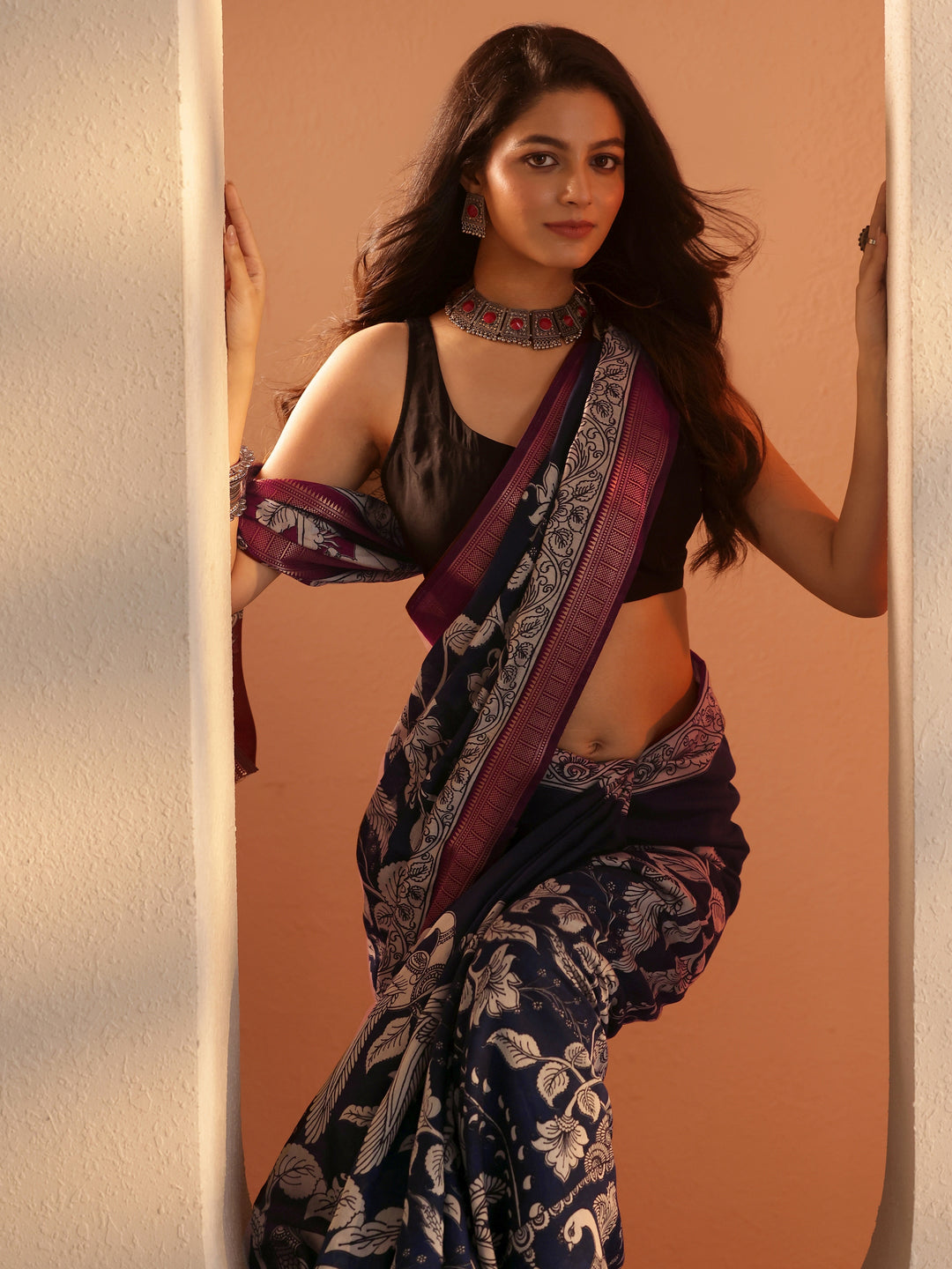 Navy Blue Printed Silk Blend Saree With Unstitched Blouse Piece