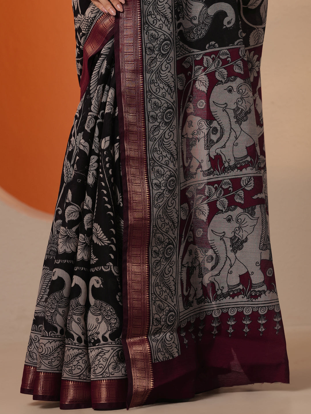 Black Printed Silk Blend Saree With Unstitched Blouse Piece